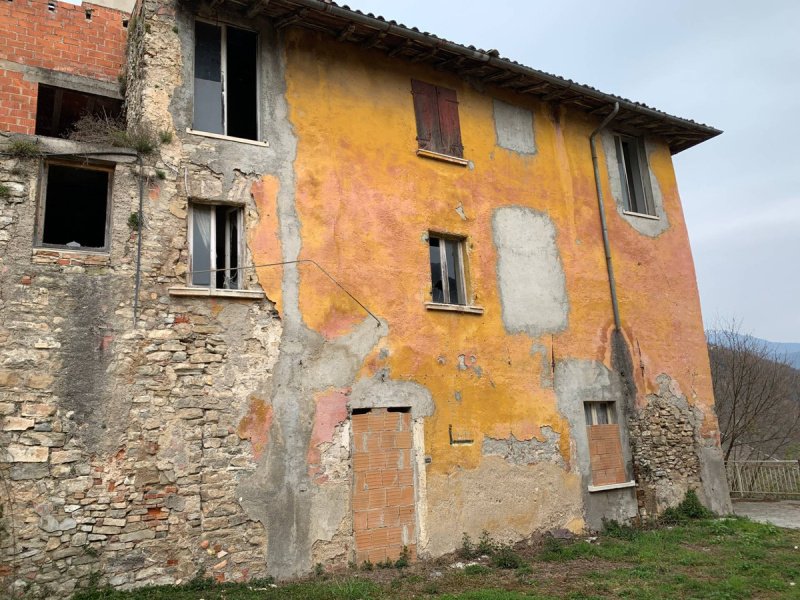 Hus i Villanuova sul Clisi