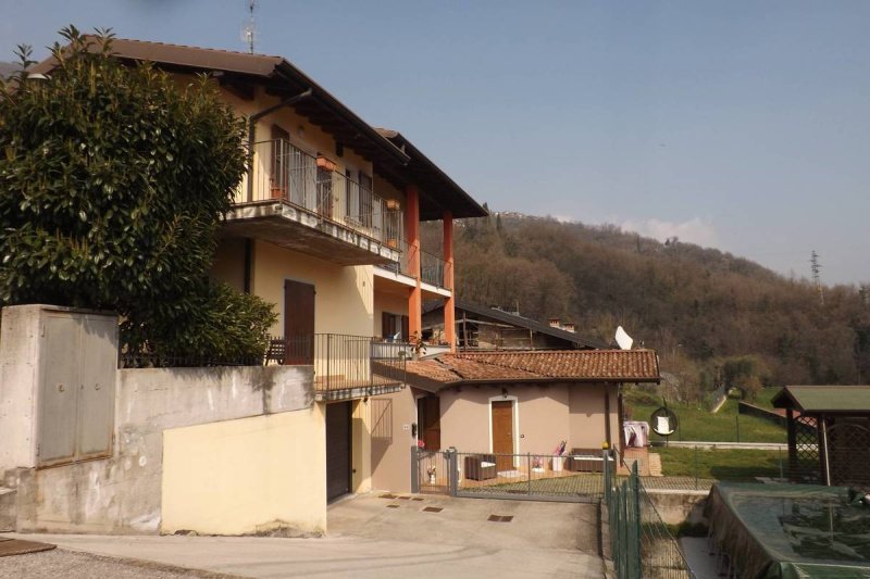 Lägenhet i Villanuova sul Clisi