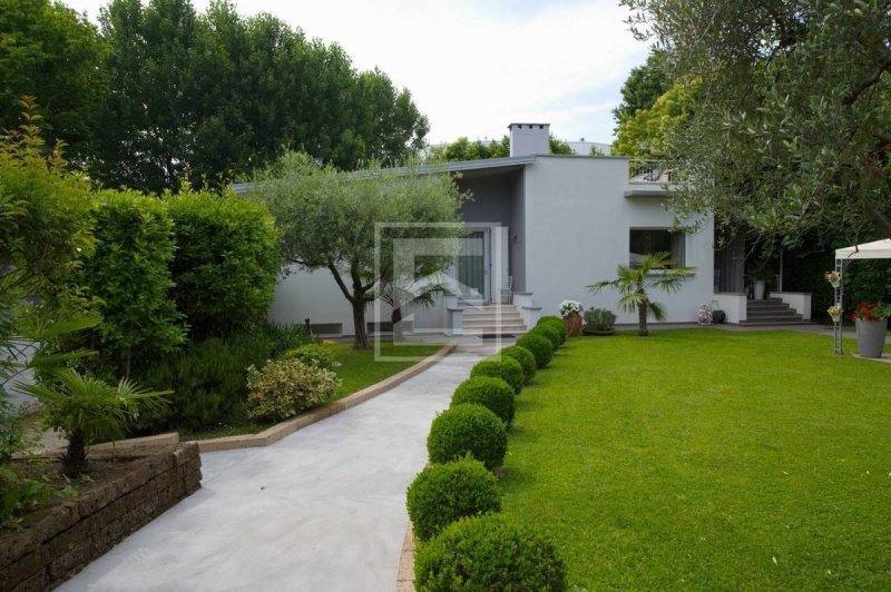 Villa en Desenzano del Garda