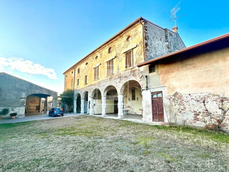 Klein huisje op het platteland in Desenzano del Garda