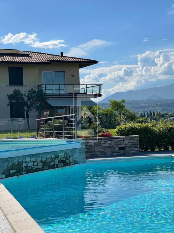 Villa in Manerba del Garda