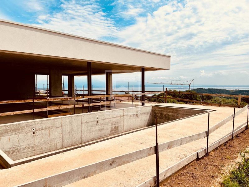 Вилла в Паденге-суль-Гарда