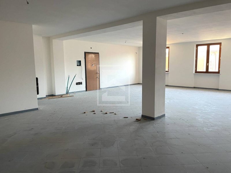 Commercial property in Toscolano-Maderno