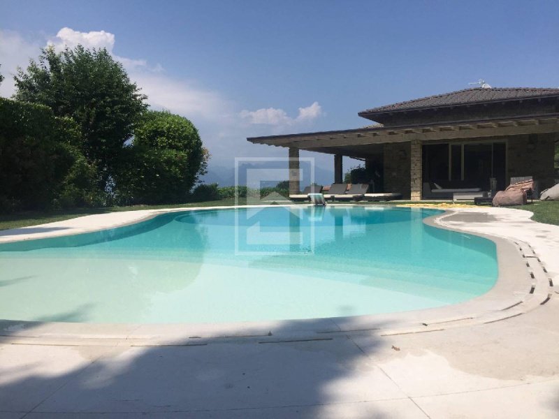 Villa in Manerba del Garda