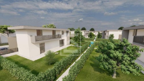 加尔达湖畔洛纳托公寓