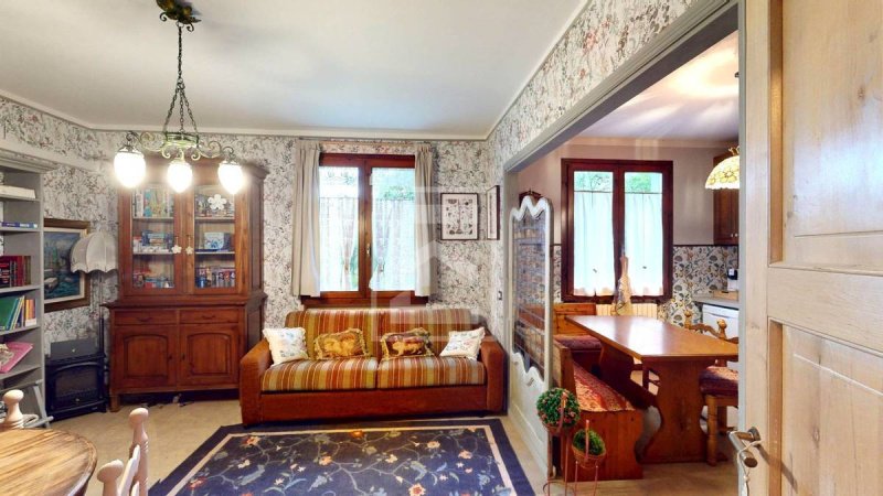 托斯科拉诺-马德尔诺公寓