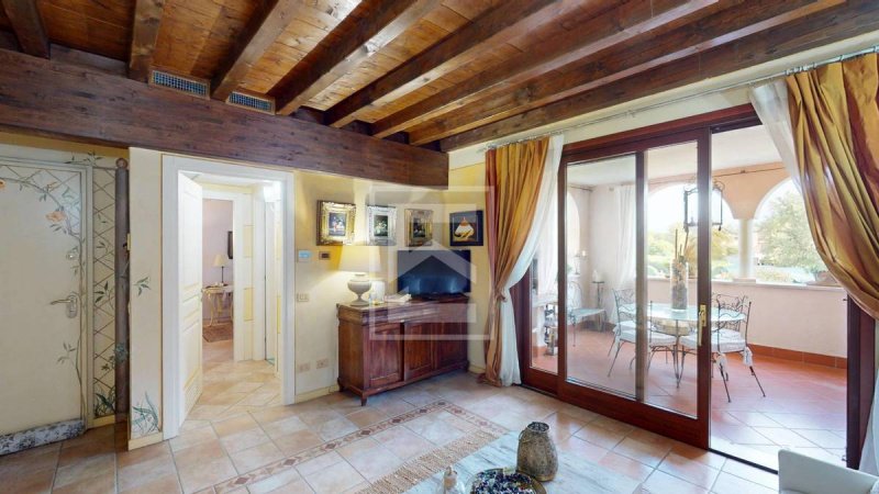 加尔达渔村公寓