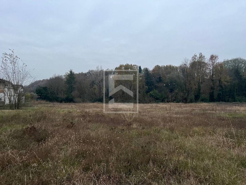 Terreno edificabile a Monzambano