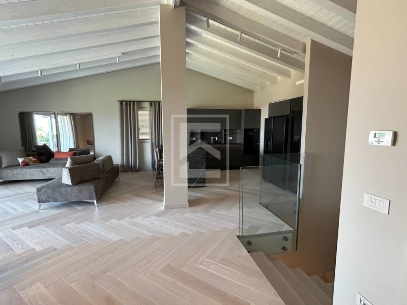 波尔佩纳泽德尔加尔达半独立房屋