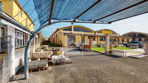 Zakelijk onroerend goed in Marmirolo