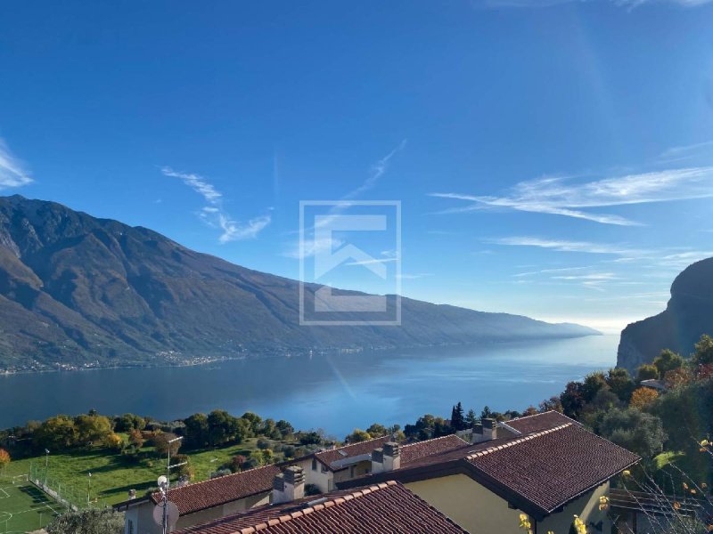 Lägenhet i Tremosine sul Garda