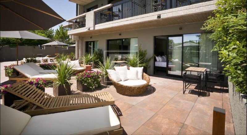 8 Bedrooms Hotel for sale in Sirmione [807891] | Gate-away®