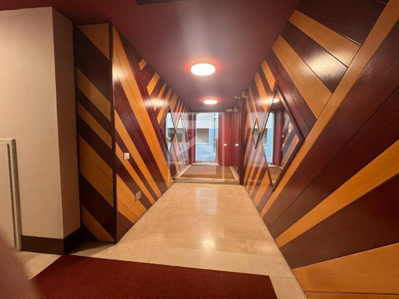 加尔达湖群滨代森扎诺公寓