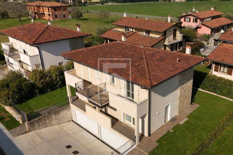 Semi-detached house in Manerba del Garda