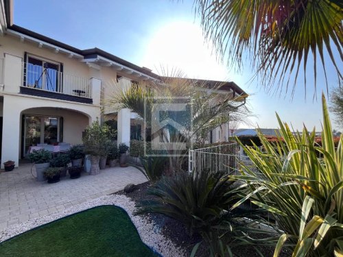 Radhus i Lonato del Garda