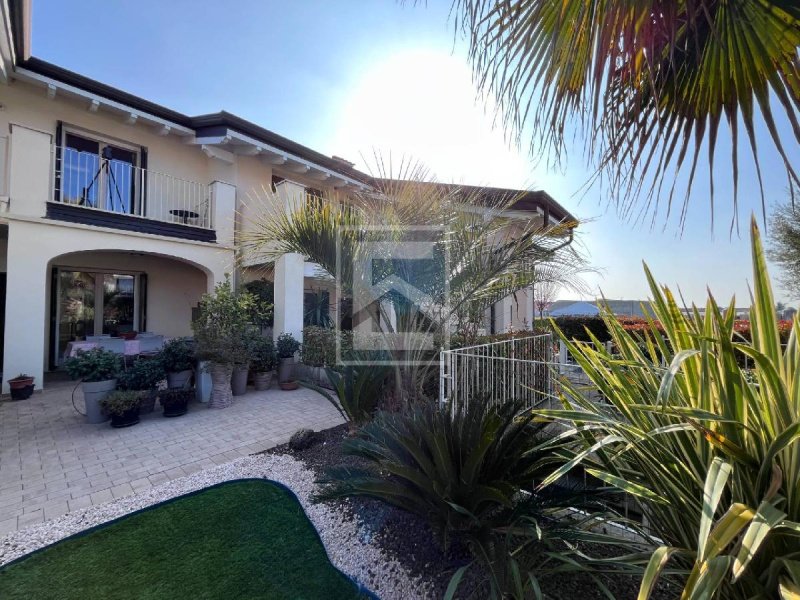 Radhus i Lonato del Garda