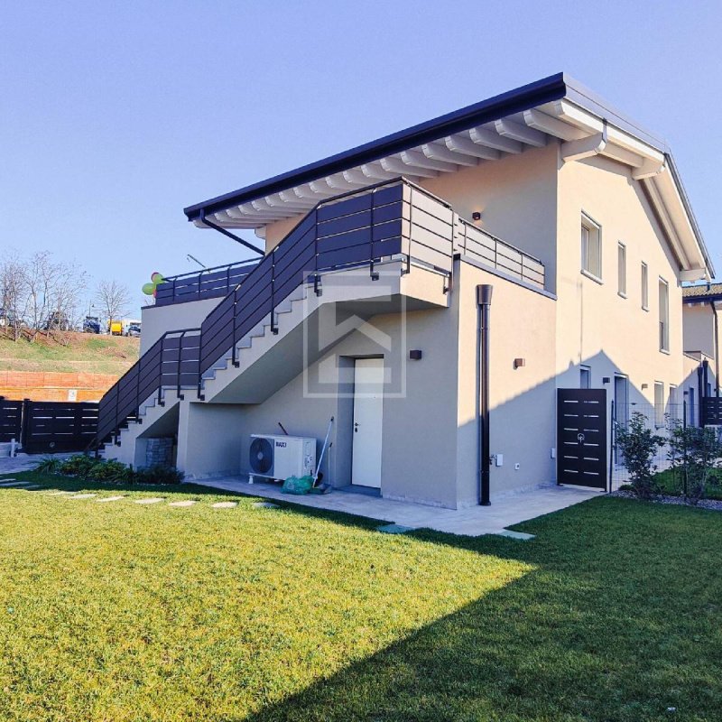 Half-vrijstaande woning in Desenzano del Garda
