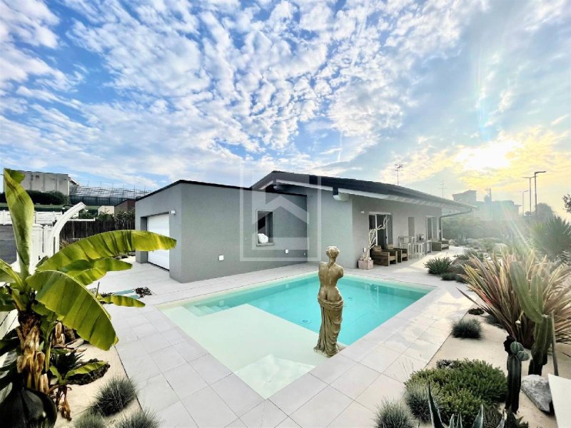Villa in Lonato