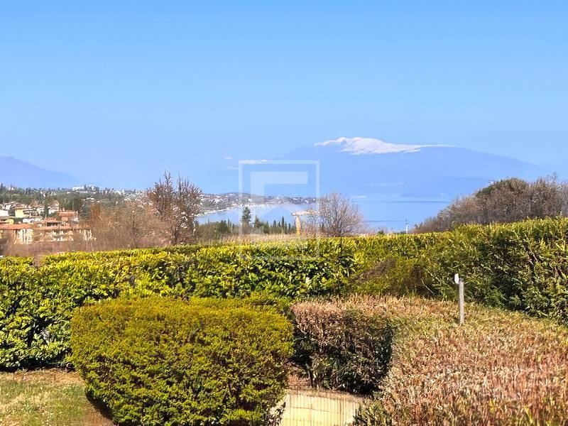 Apartment in Padenghe sul Garda