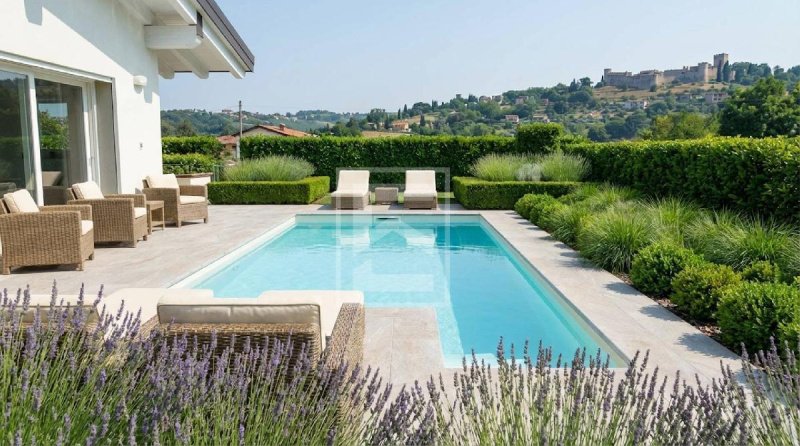 Villa a Padenghe sul Garda