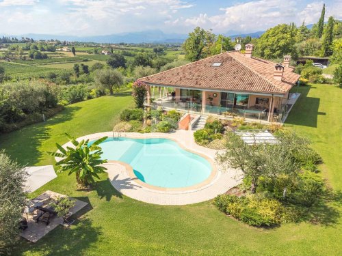 Villa a Castelnuovo del Garda