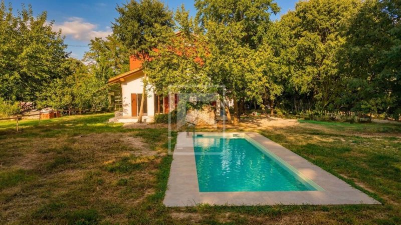 Casa de campo em Monzambano
