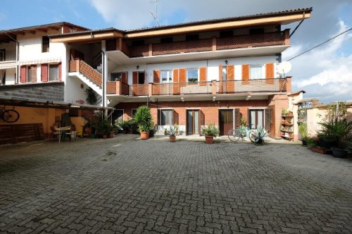 Detached house in Strambino