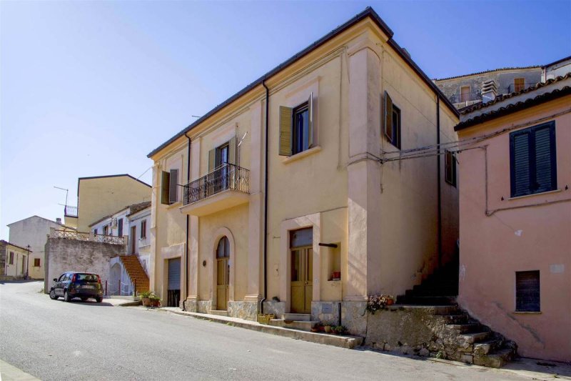 Fristående lägenhet i Roseto Capo Spulico