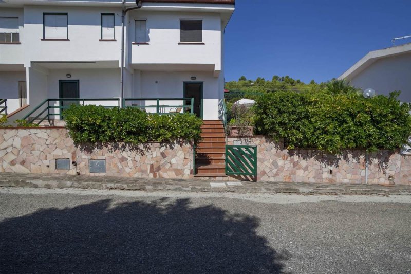 Terraced house in Roseto Capo Spulico