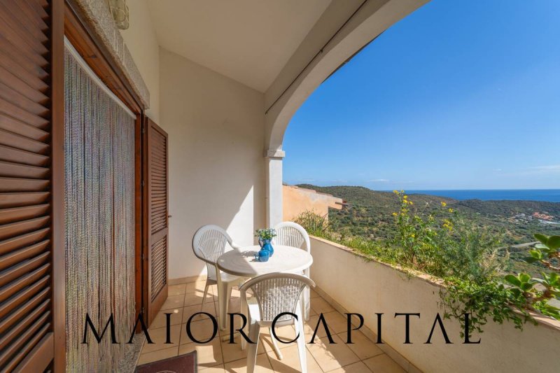 Moradia com terraço em Budoni