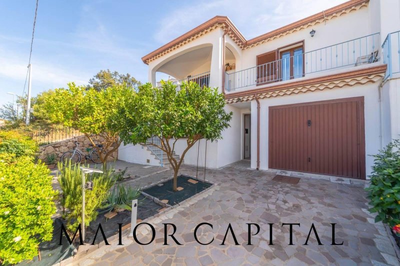 Moradia com terraço em Budoni