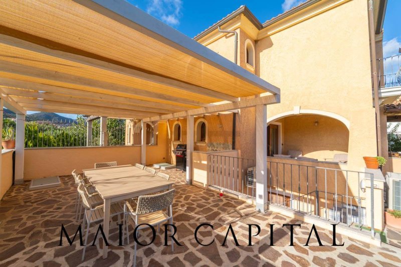 Особняк из двух квартир в Ольбия