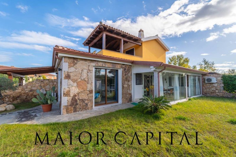 Half-vrijstaande woning in Budoni