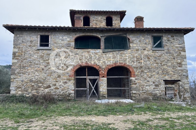 Отдельно стоящий дом в Laterina Pergine Valdarno