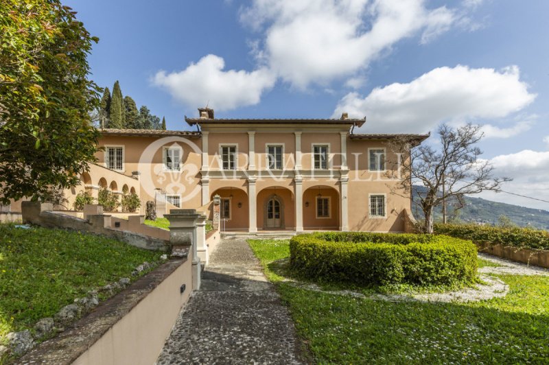 Villa en Pescia