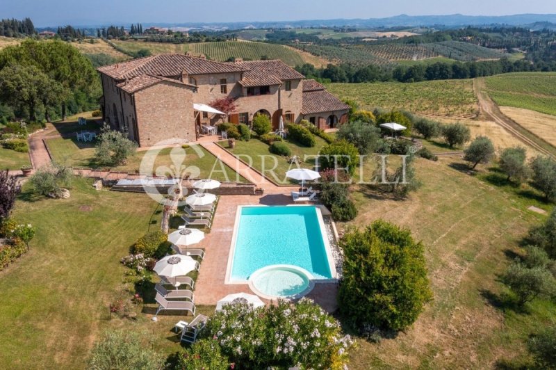 Klein huisje op het platteland in San Gimignano