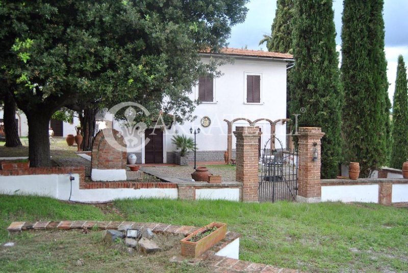 Villa en Asciano