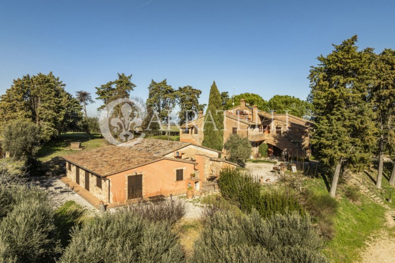 Zakelijk onroerend goed in Castiglione del Lago