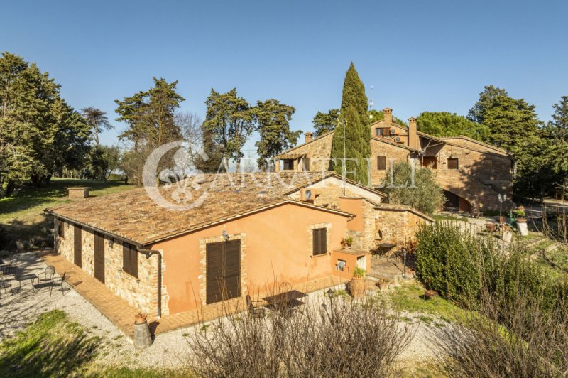 Zakelijk onroerend goed in Castiglione del Lago