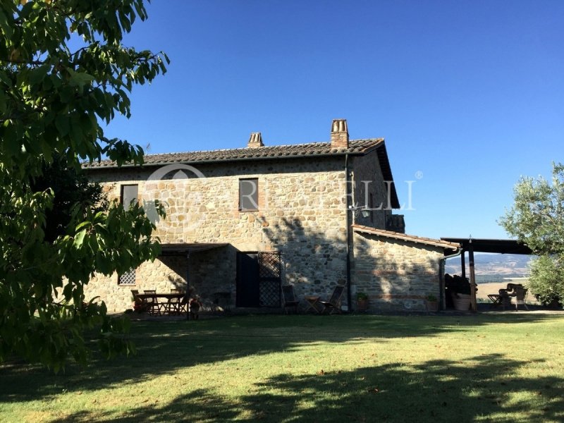 Farmhouse in San Casciano dei Bagni