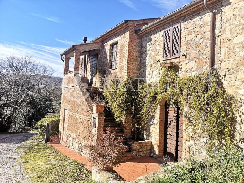 Farmhouse in Cetona