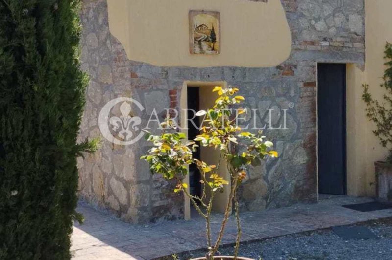 Klein huisje op het platteland in Sarteano