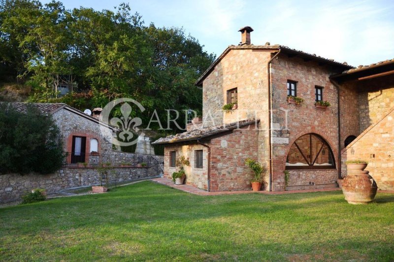 Commercial property in Cetona