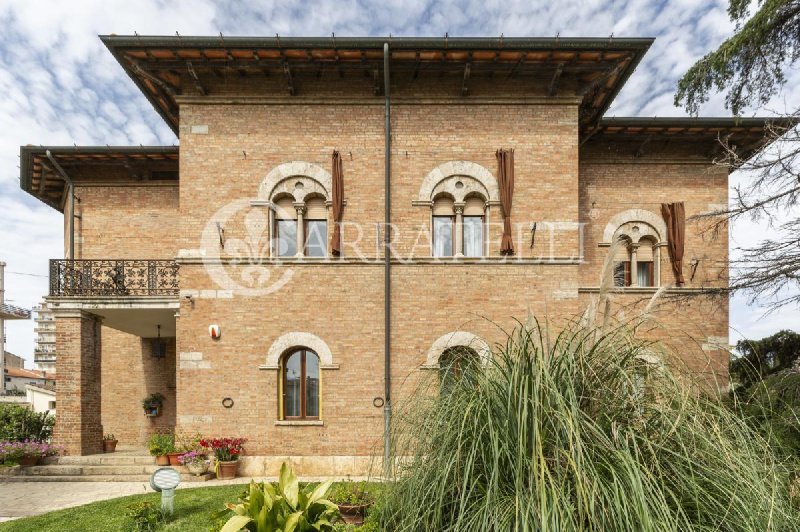 Villa in Follonica