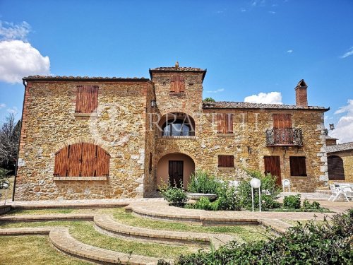 Klein huisje op het platteland in Torrita di Siena