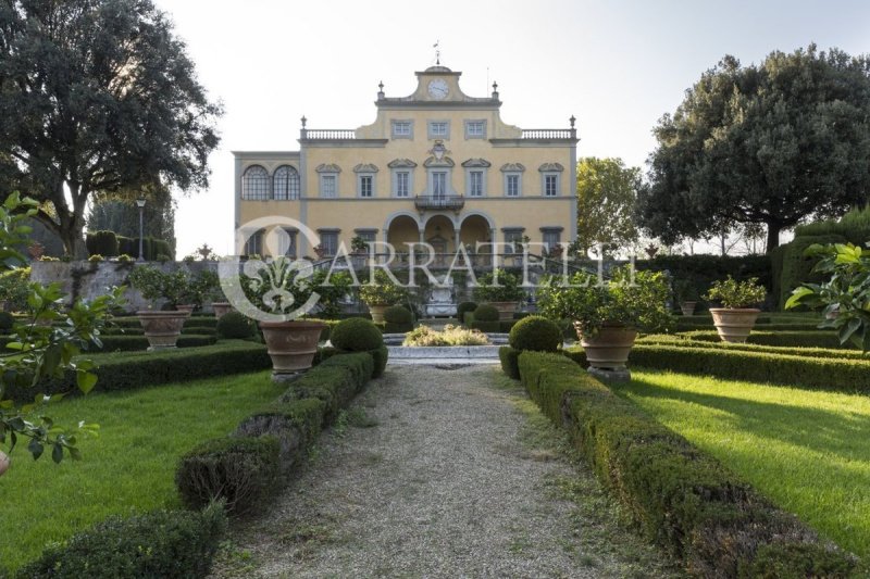 Villa in Scandicci