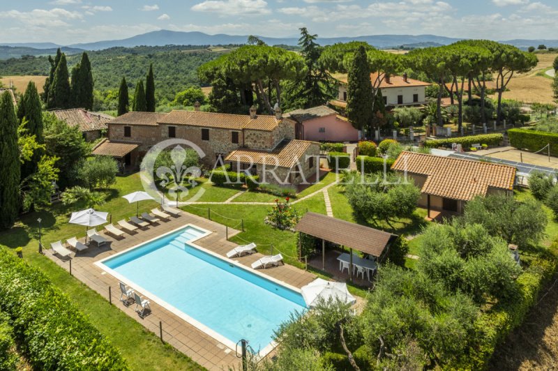 Edifício comercial em Castiglione del Lago