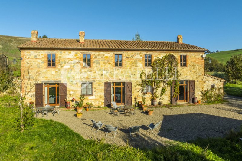 Отдельно стоящий дом в Сан-Куйрико-д'Орча