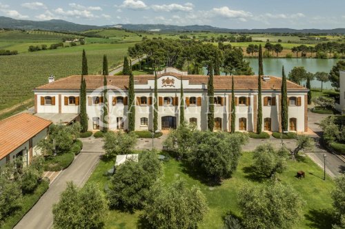 Klein huisje op het platteland in Roccastrada