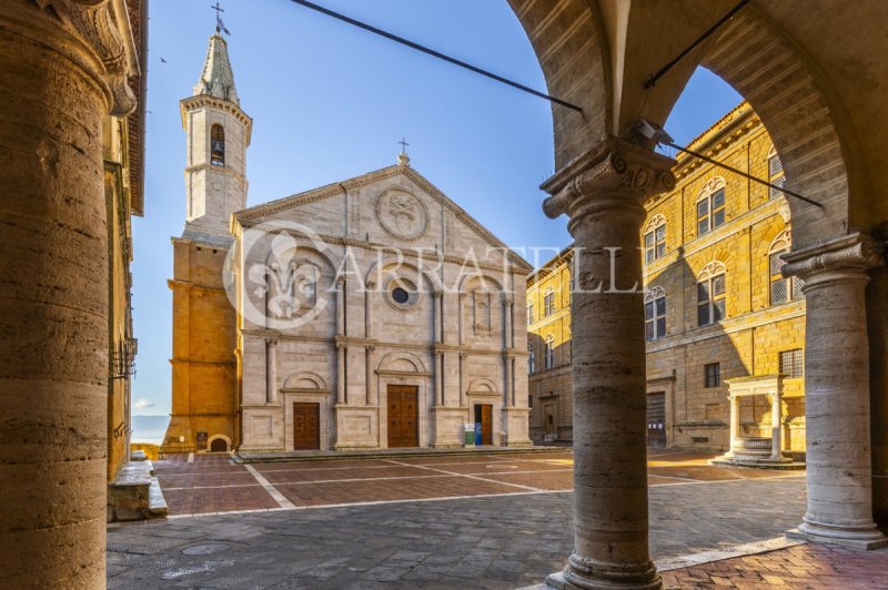 Коммерческая недвижимость в Пьенца